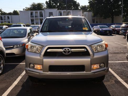 Used 2013 Toyota 4Runner SR5 AWD/4WD image 2