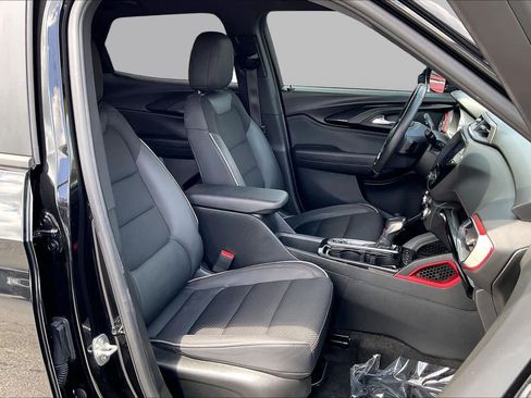 Used 2021 Chevrolet TrailBlazer RS w/ Technology Package FWD image 8