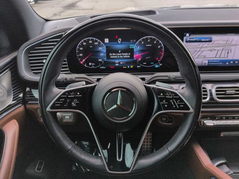 Used 2024 Mercedes-Benz GLS 450 4MATIC image 25