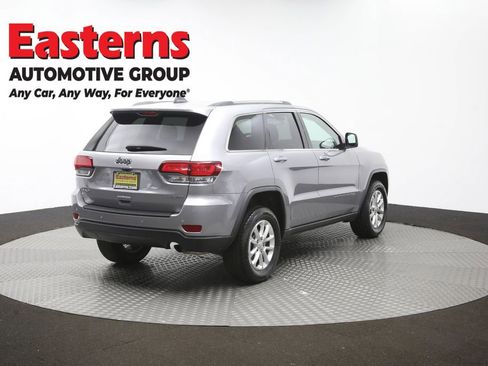 Used 2021 Jeep Grand Cherokee Laredo AWD/4WD image 38