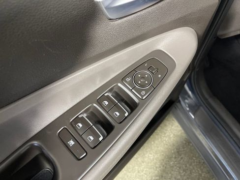 Used 2020 Hyundai Santa Fe SE image 19