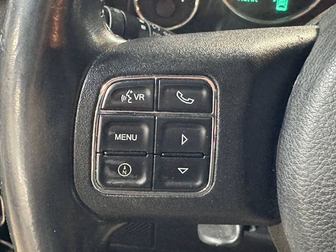 Used 2014 Jeep Wrangler Unlimited Sahara w/ Connectivity Group AWD/4WD image 17