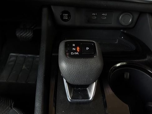 Used 2025 Nissan Rogue SV FWD image 24