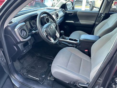 Used 2017 Toyota Tacoma SR5 image 5