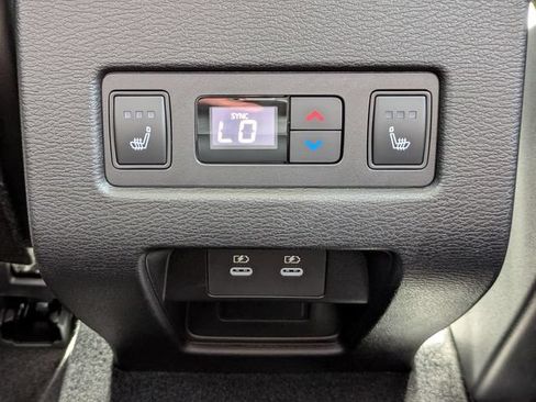 New 2026 Mitsubishi Outlander SEL FWD image 16