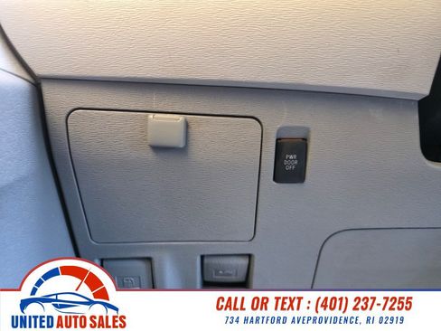 Used 2011 Toyota Sienna XLE FWD image 20