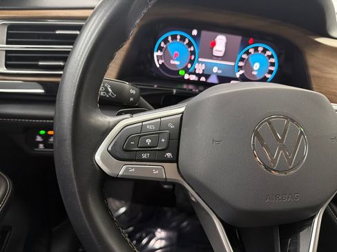 Used 2024 Volkswagen Atlas SE AWD/4WD image 25