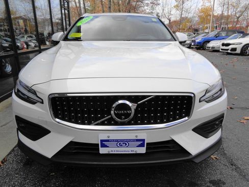 Used 2024 Volvo V60 B5 Cross Country Plus AWD/4WD image 2