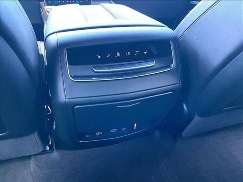 Used 2025 Cadillac Escalade Sport Platinum AWD/4WD image 25