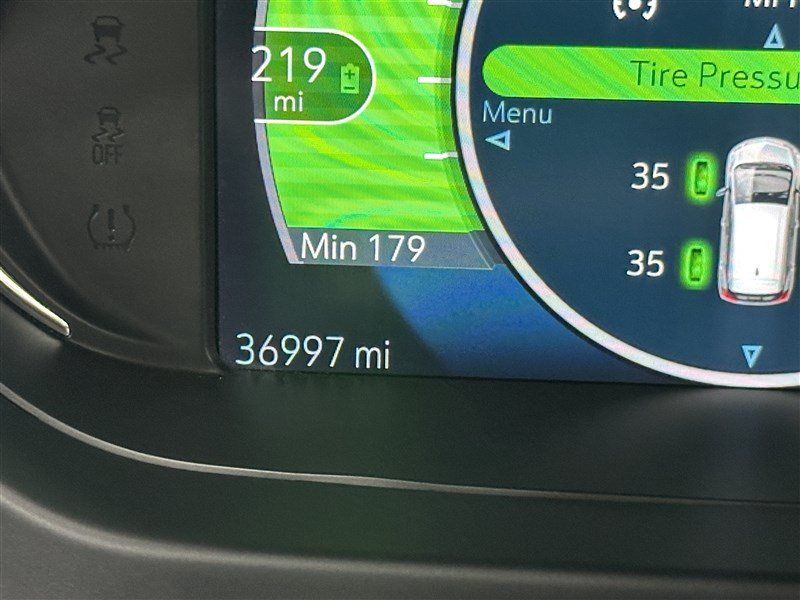 Used 2020 Chevrolet Bolt Premier w/ Infotainment Package FWD image 24
