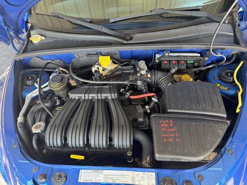 Used 2005 Chrysler PT Cruiser Convertible image 22