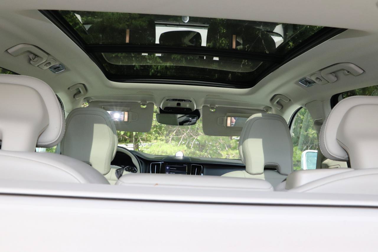 Used 2019 Volvo XC60 T6 Inscription w/ Protection Package Premier AWD/4WD image 9