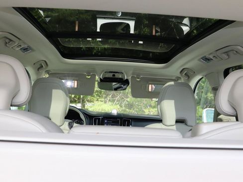 Used 2019 Volvo XC60 T6 Inscription w/ Protection Package Premier AWD/4WD image 9