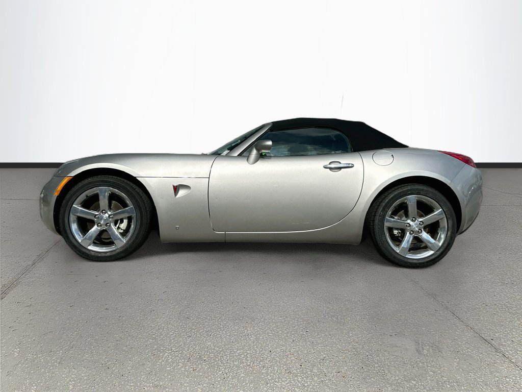 Used 2007 Pontiac Solstice Convertible w/ Premium Package RWD image 4