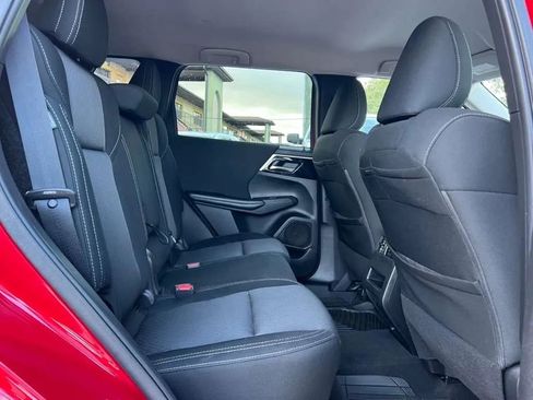 Used 2022 Mitsubishi Outlander ES image 25