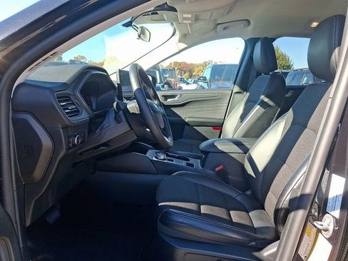 New 2025 Ford Escape SE FWD image 6