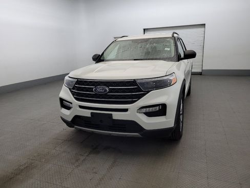 Used 2020 Ford Explorer XLT w/ Equipment Group 202A AWD/4WD image 15