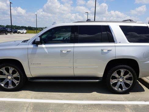 Used 2017 Chevrolet Tahoe LT w/ Luxury Package RWD image 5