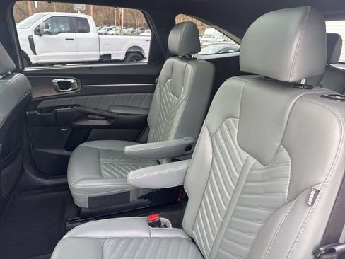 Used 2024 Kia Sorento SX Prestige w/ Sage Leather Package image 20