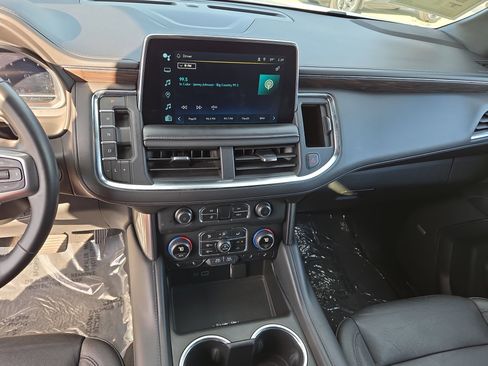 Used 2023 Chevrolet Suburban LT image 24