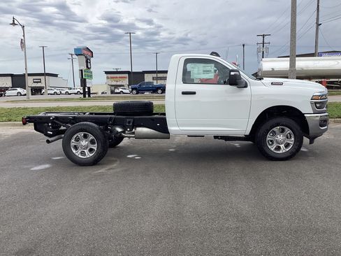New 2026 RAM 3500 Tradesman AWD/4WD image 5