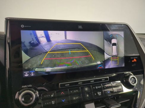 Used 2021 Toyota Highlander Platinum image 27