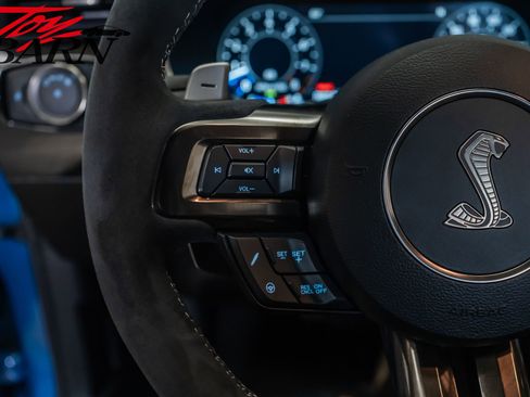 Used 2021 Ford Mustang Shelby GT500 w/ Technology Package image 33
