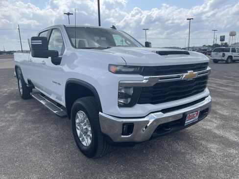 Used 2025 Chevrolet Silverado 3500 LT w/ Convenience Package AWD/4WD image 2
