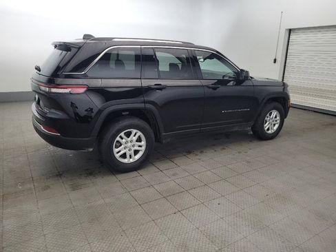 Used 2023 Jeep Grand Cherokee Laredo AWD/4WD image 10