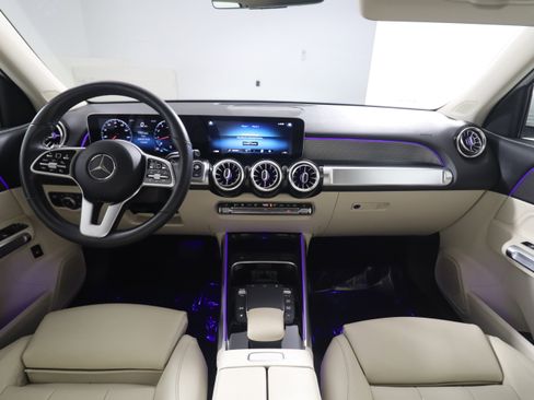 Used 2021 Mercedes-Benz GLB 250 image 11
