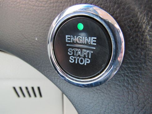 Used 2020 Ford Edge Titanium w/ Equipment Group 301A image 16