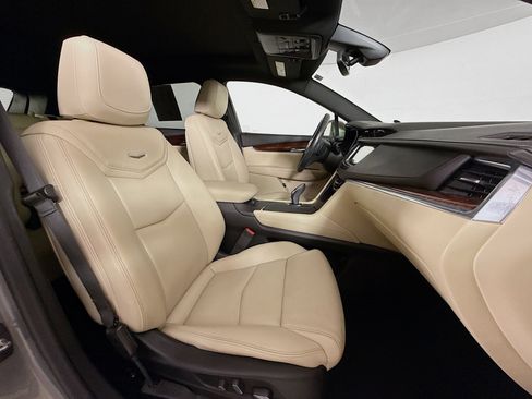 Used 2018 Cadillac XT5 Premium Luxury w/ Driver Assist Package FWD image 36
