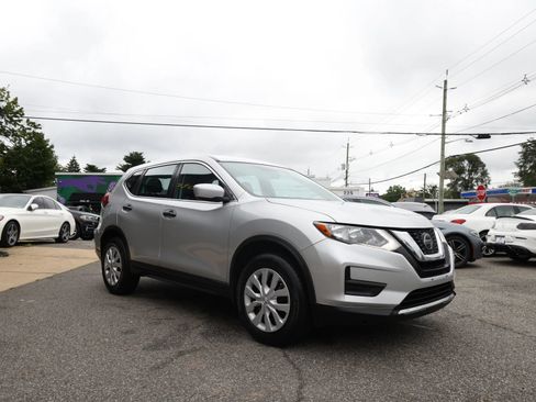 Used 2018 Nissan Rogue S AWD/4WD image 3