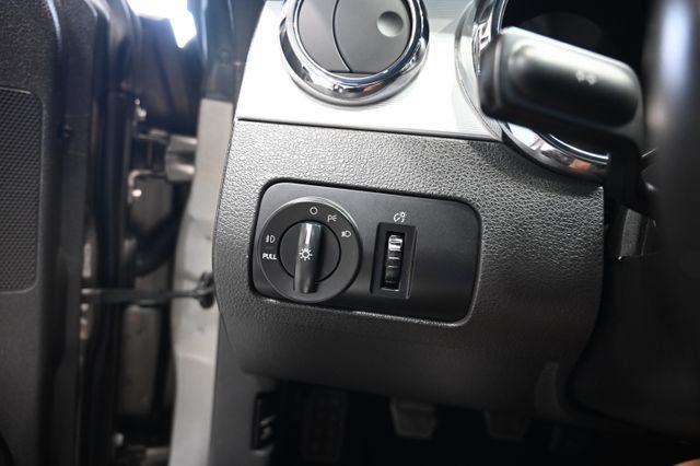 Used 2005 Ford Mustang GT Premium RWD image 23