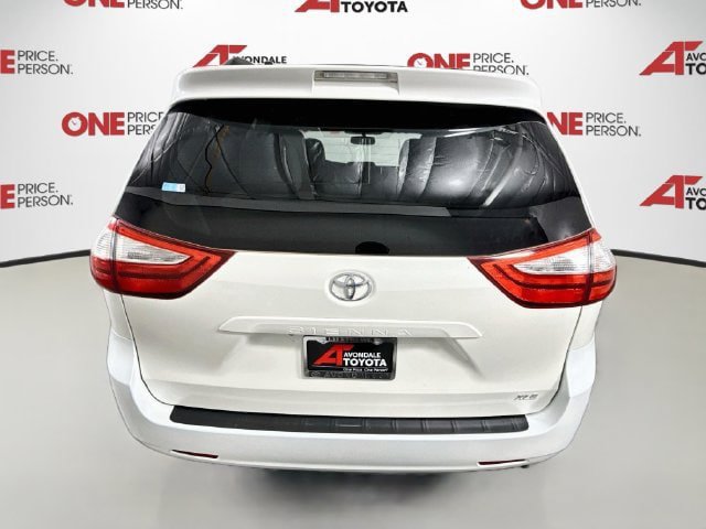 Certified 2017 Toyota Sienna XLE FWD image 7