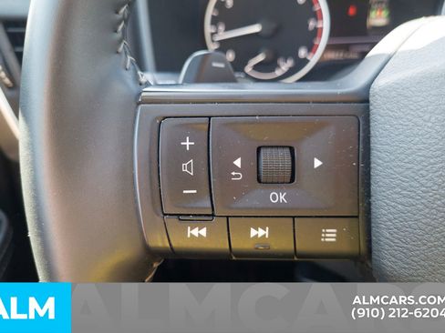 Used 2025 Nissan Rogue SV image 15