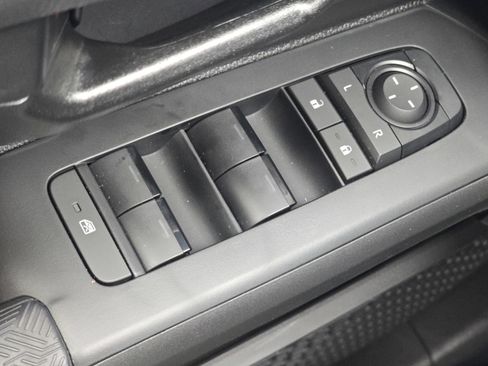 Used 2025 Toyota Tacoma SR5 image 12