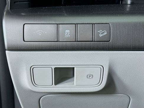 Used 2025 Hyundai Kona SEL image 16