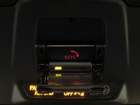 Used 2024 Toyota Corolla Cross AWD Hybrid image 20