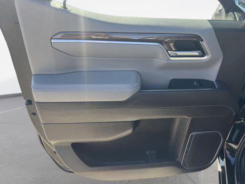 Used 2022 Chevrolet Silverado 1500 RST image 16