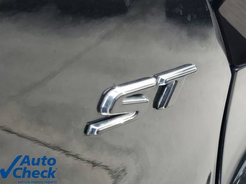 Certified 2024 Buick Encore GX Sport Touring AWD/4WD image 9