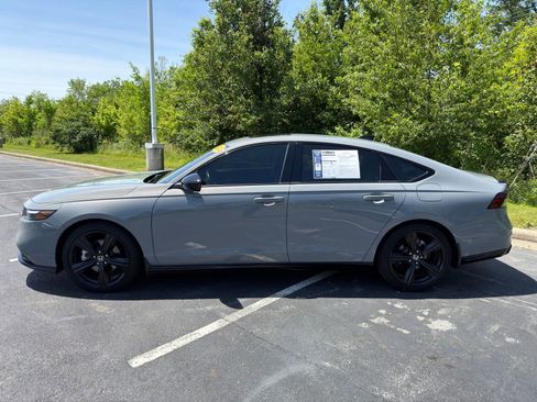Used 2024 Honda Accord Sport image 3