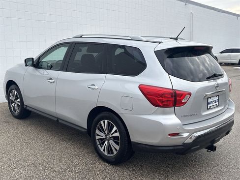 Used 2017 Nissan Pathfinder SL image 11