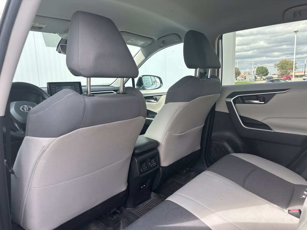 Used 2021 Toyota RAV4 XLE w/ Carpet Mat Package (TMS) AWD/4WD image 19