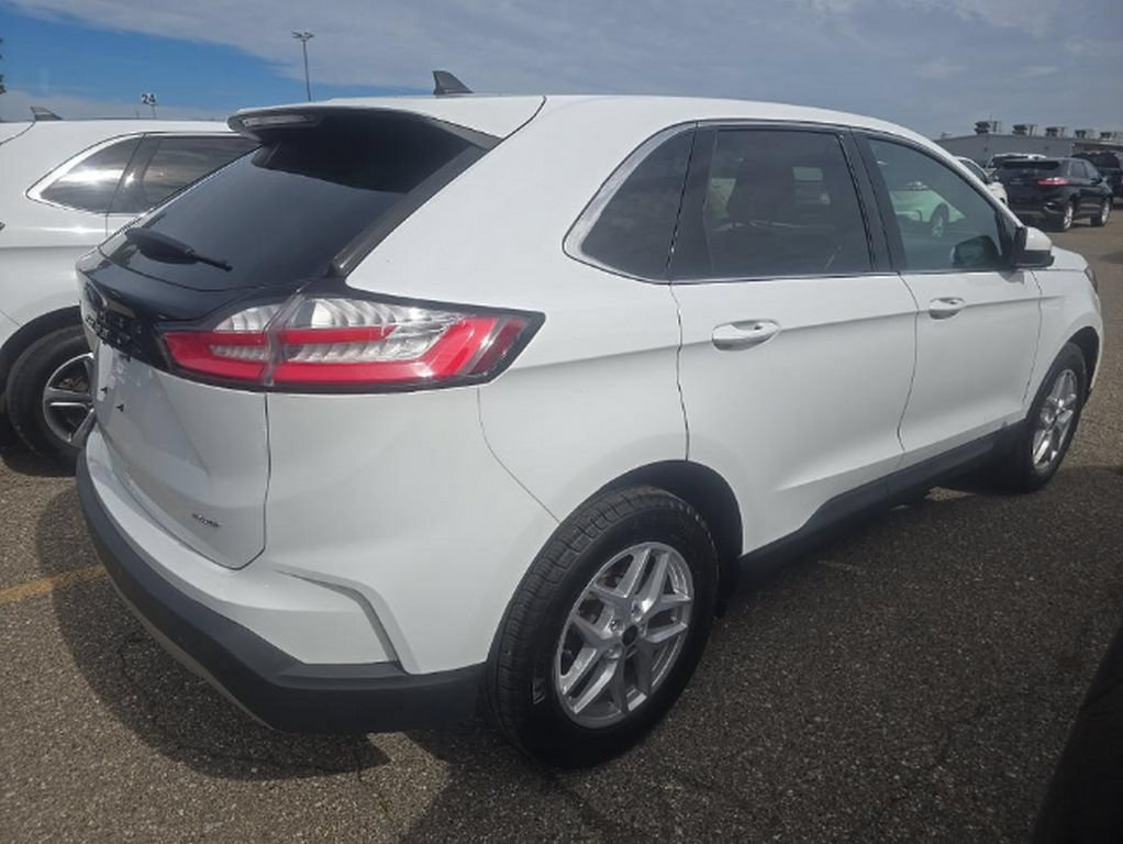 Used 2024 Ford Edge SEL w/ Convenience Package AWD/4WD image 4
