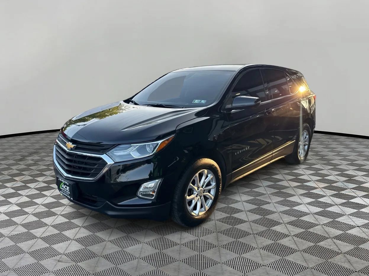 Used 2018 Chevrolet Equinox LT FWD image 2