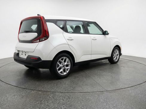 Used 2025 Kia Soul LX w/ LX Technology Package image 9
