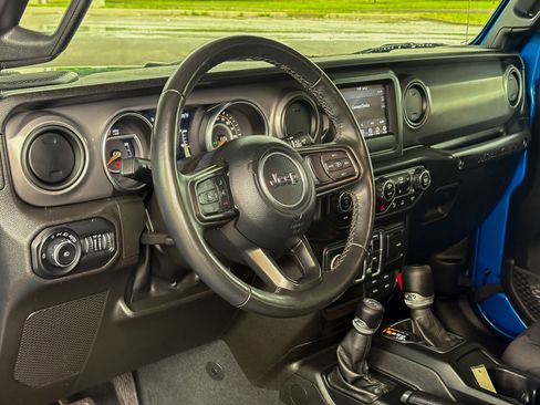 Used 2022 Jeep Wrangler Unlimited Sport AWD/4WD image 23