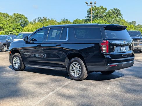 Used 2024 Chevrolet Suburban LS RWD image 7
