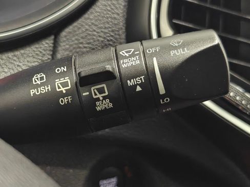 Used 2019 Jeep Cherokee Limited image 42